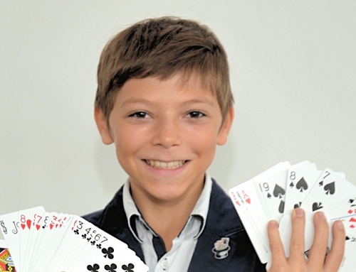 Suivez Gabriel dans ce grand concours de jeunes magiciens